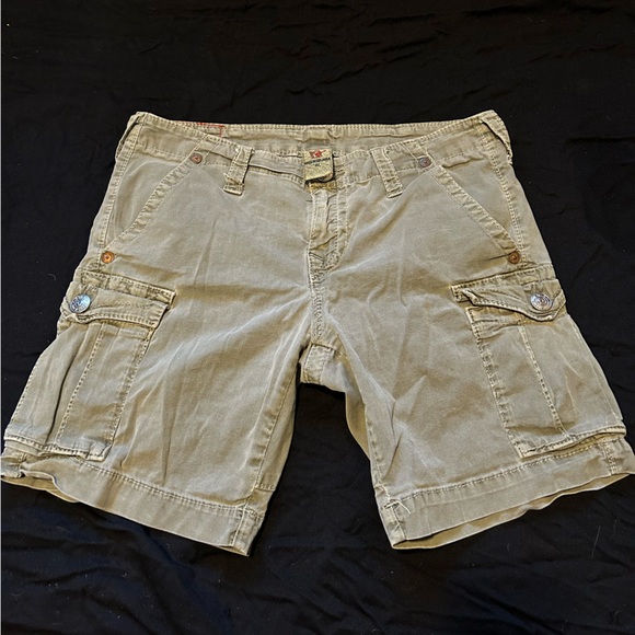 True Religion cargo shorts - Picture 1 of 4